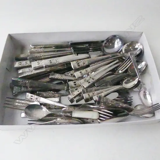 TRAY SHEFFIELD COMMUNITY PLATE CUTLERY