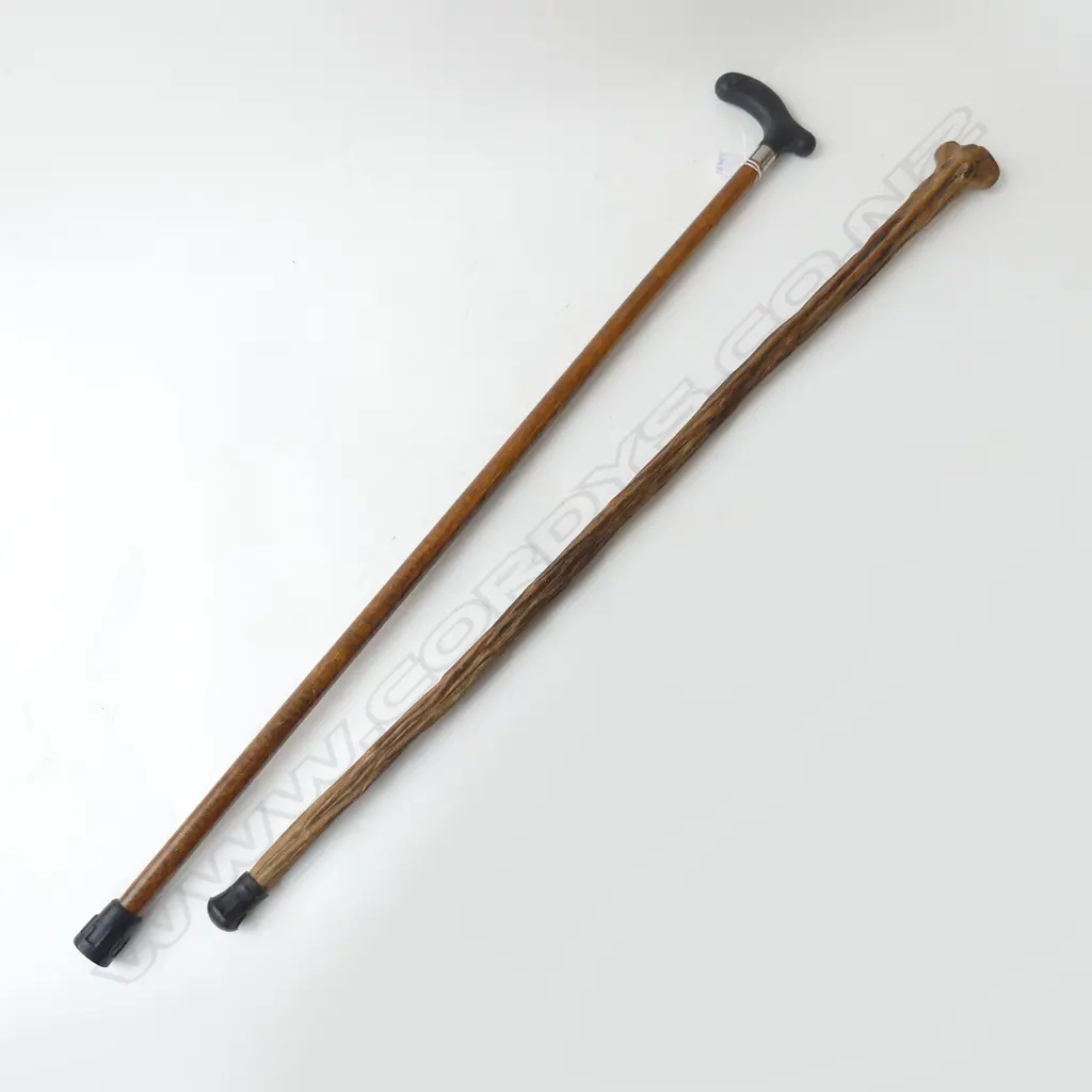 2 WOODEN WALKING STICKS L.900mm Image 1++