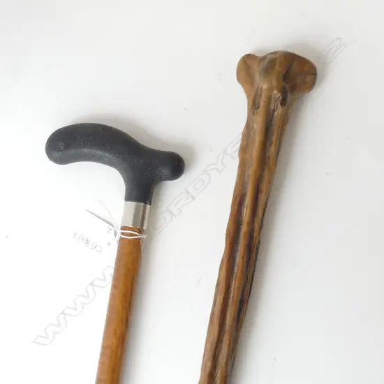2 WOODEN WALKING STICKS L.900mm