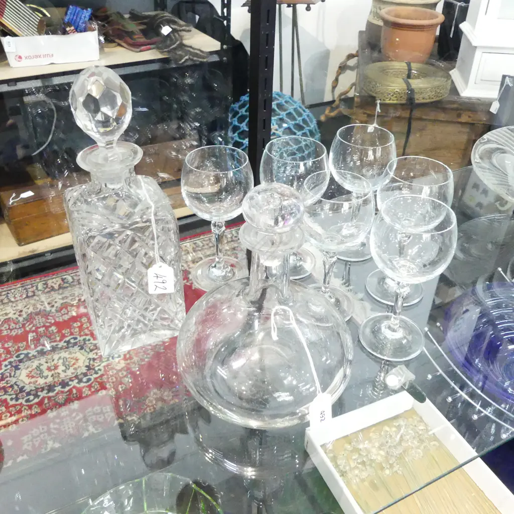 PR DECANTERS & 6 WINE GLASSES Image 1++