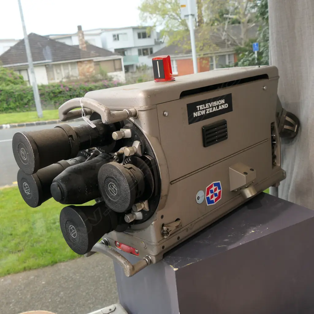 VINTAGE MARCONI TV / FILM CAMERA EX TVNZ L.1100mm Image 1++