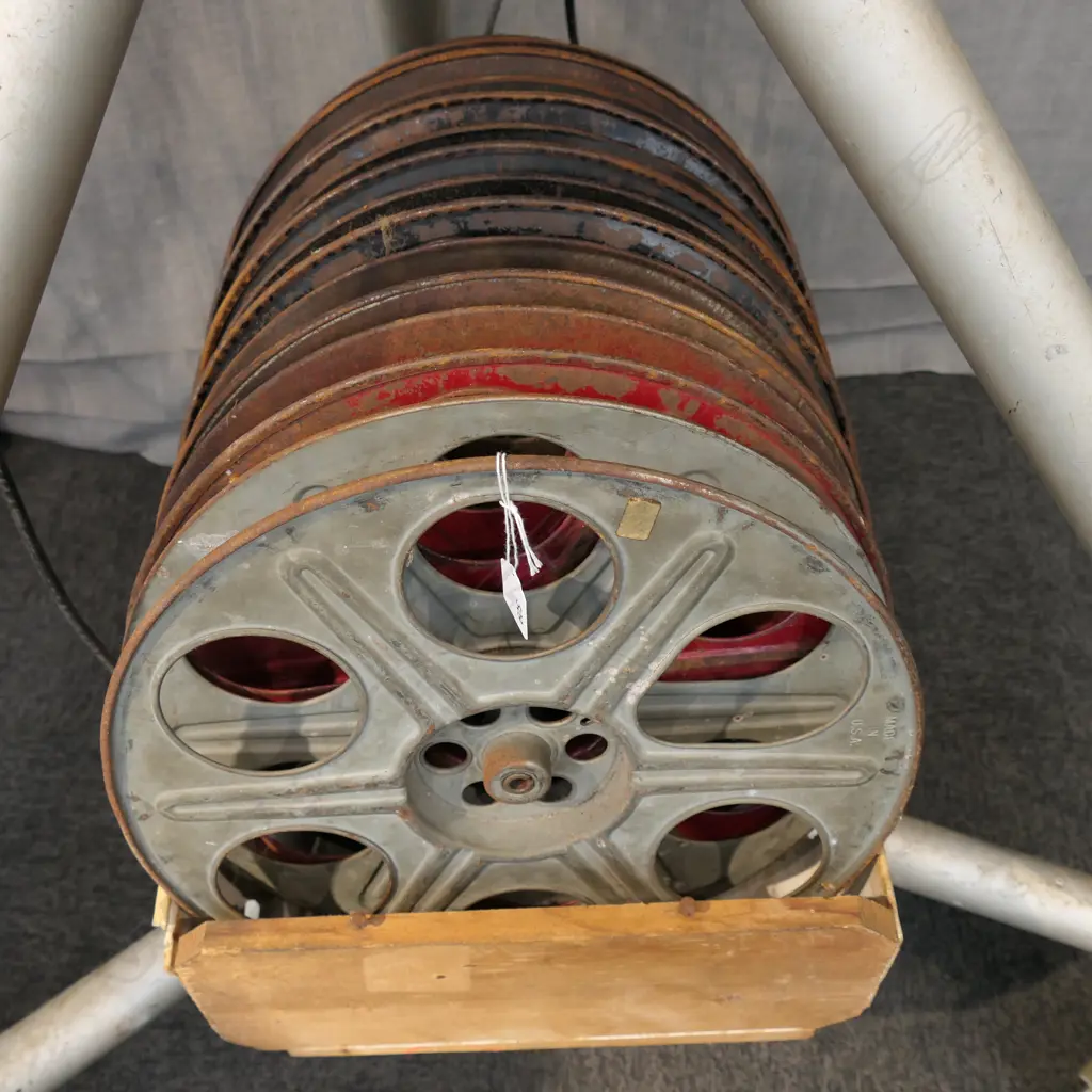 8 VINTAGE METAL FILM REELS  Image 1++