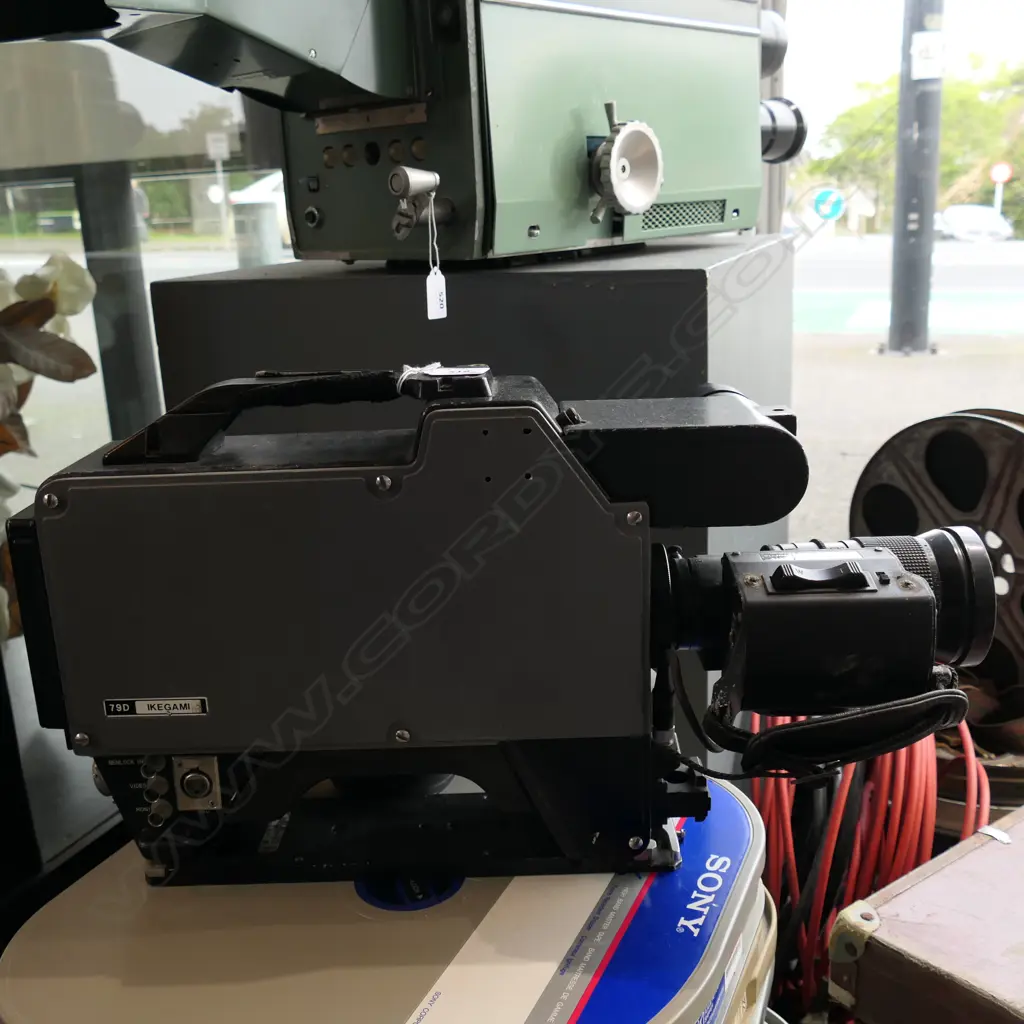 TV / FILM CAMERA; IKEGAMI 79D L.550mm for full specs see link below.... Image 1++