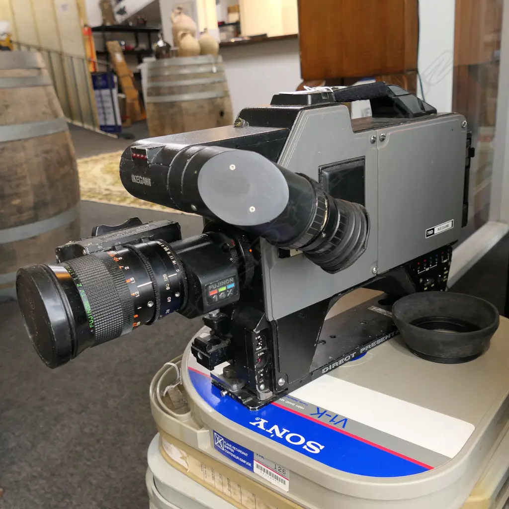 TV / FILM CAMERA; IKEGAMI 79D L.550mm for full specs see link below.... Image 1++