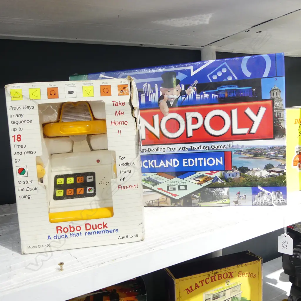 MINT MISSPELT K ROAD MONOPOLY GAME & BOXED ROBO DUCK Image 1++