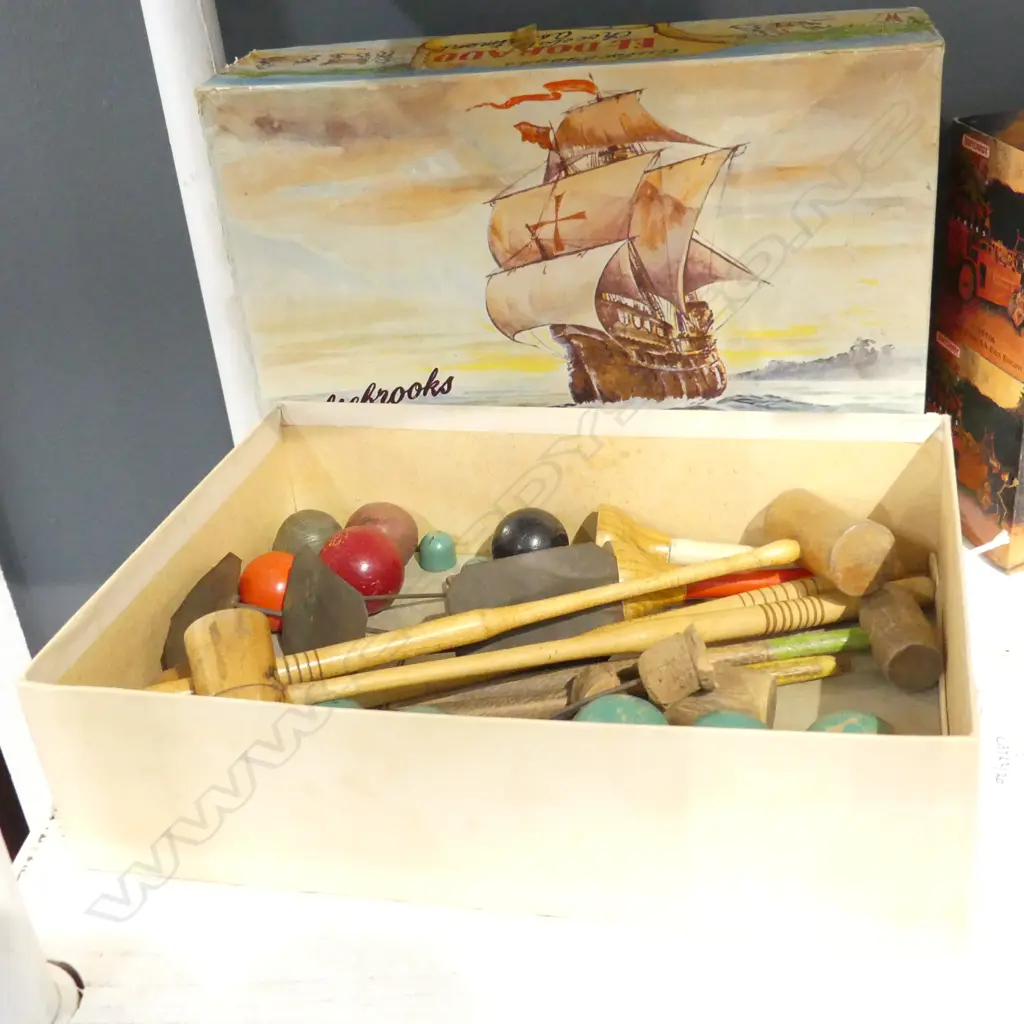 VINTAGE CHILDS MINITURE CROQUET SET L280MM Image 1++