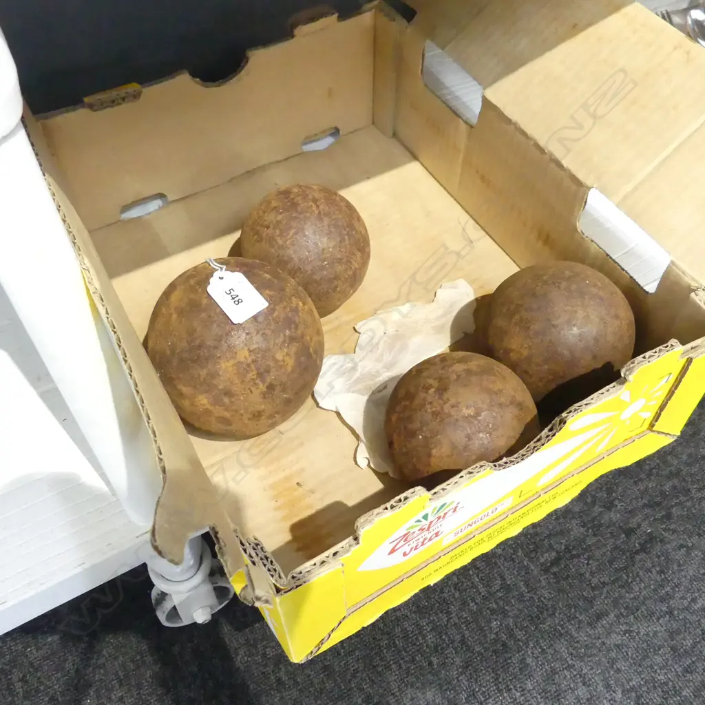 4 CANON BALLS EX GATE PA, TAURANGA 110mm dia Image 1++