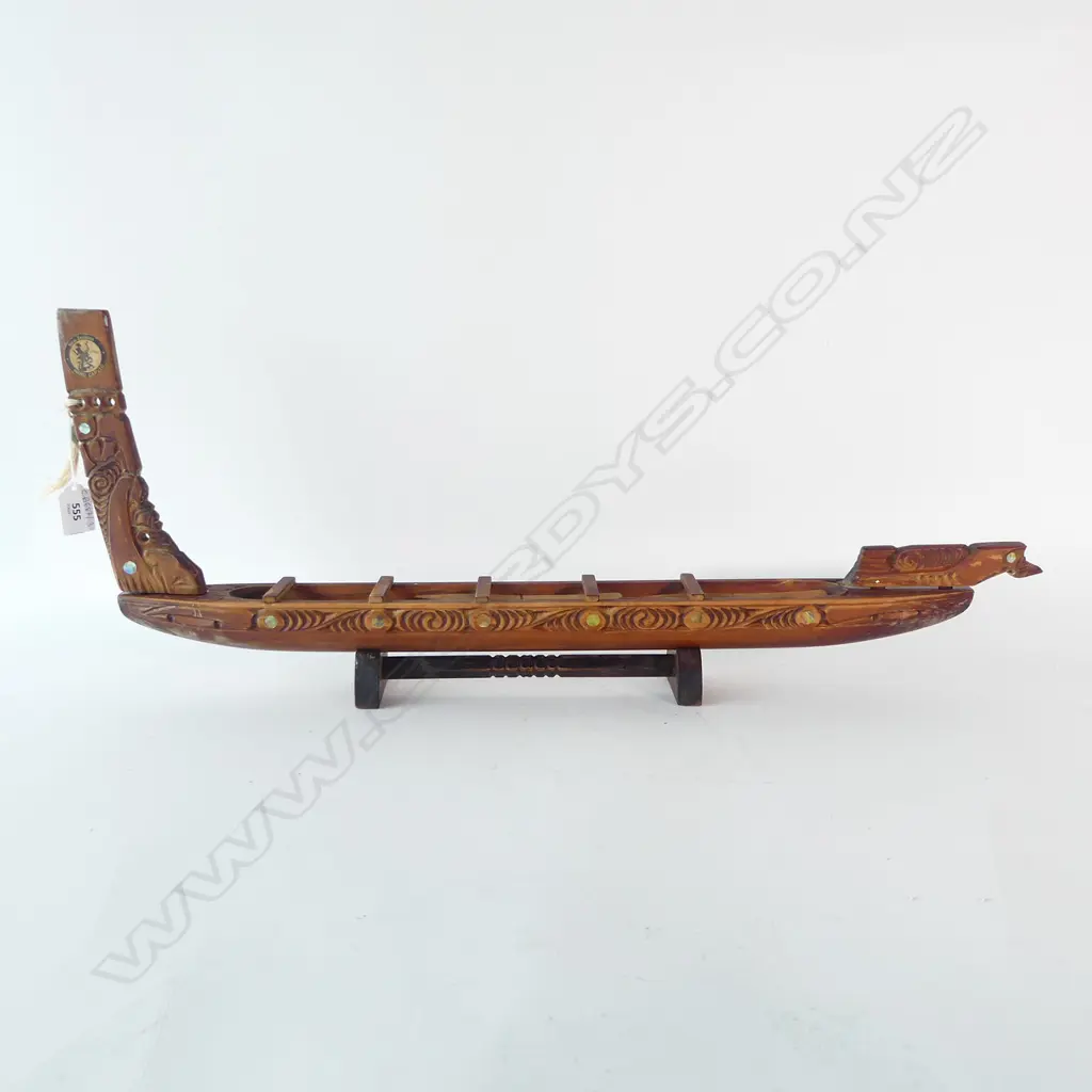 CARVED WOODEN MAORI WAKA ON STAND L.685mm Image 1++