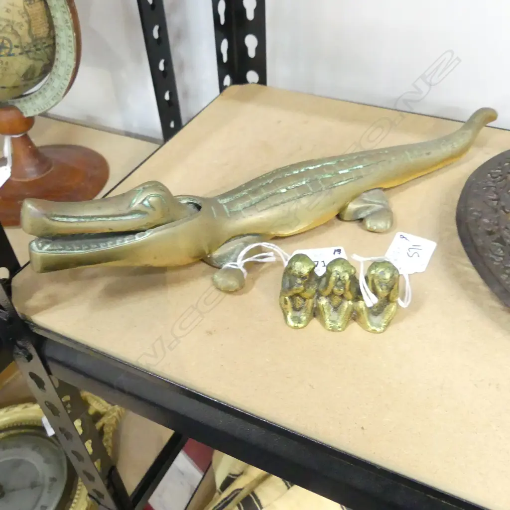 BRASS CROCODILE CROC 360MM  AND 3 WISE MONKEYS Image 1++
