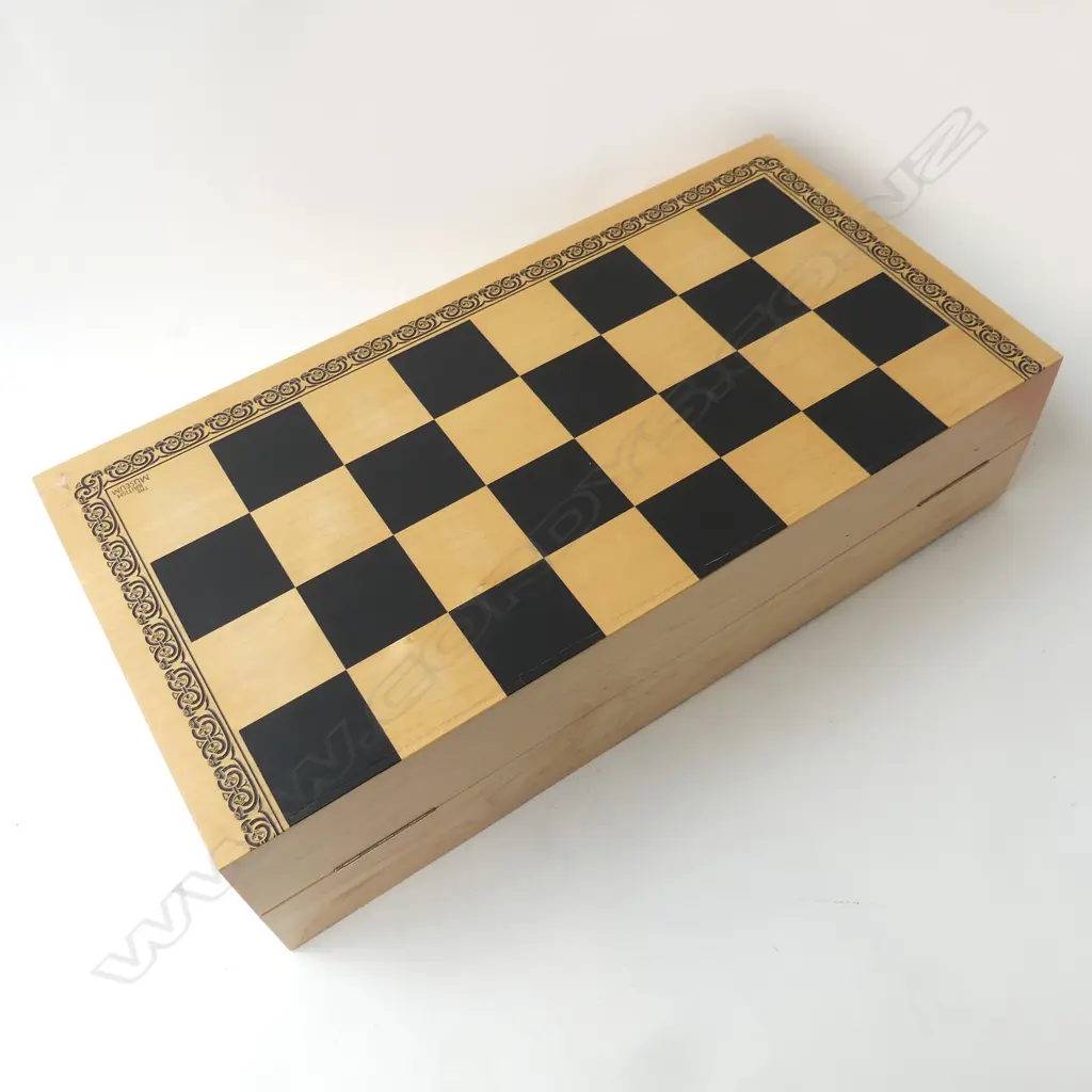 BRITISH MUSEUM LEWIS CHESS SET REPLICA 555x280x135mm Image 1++
