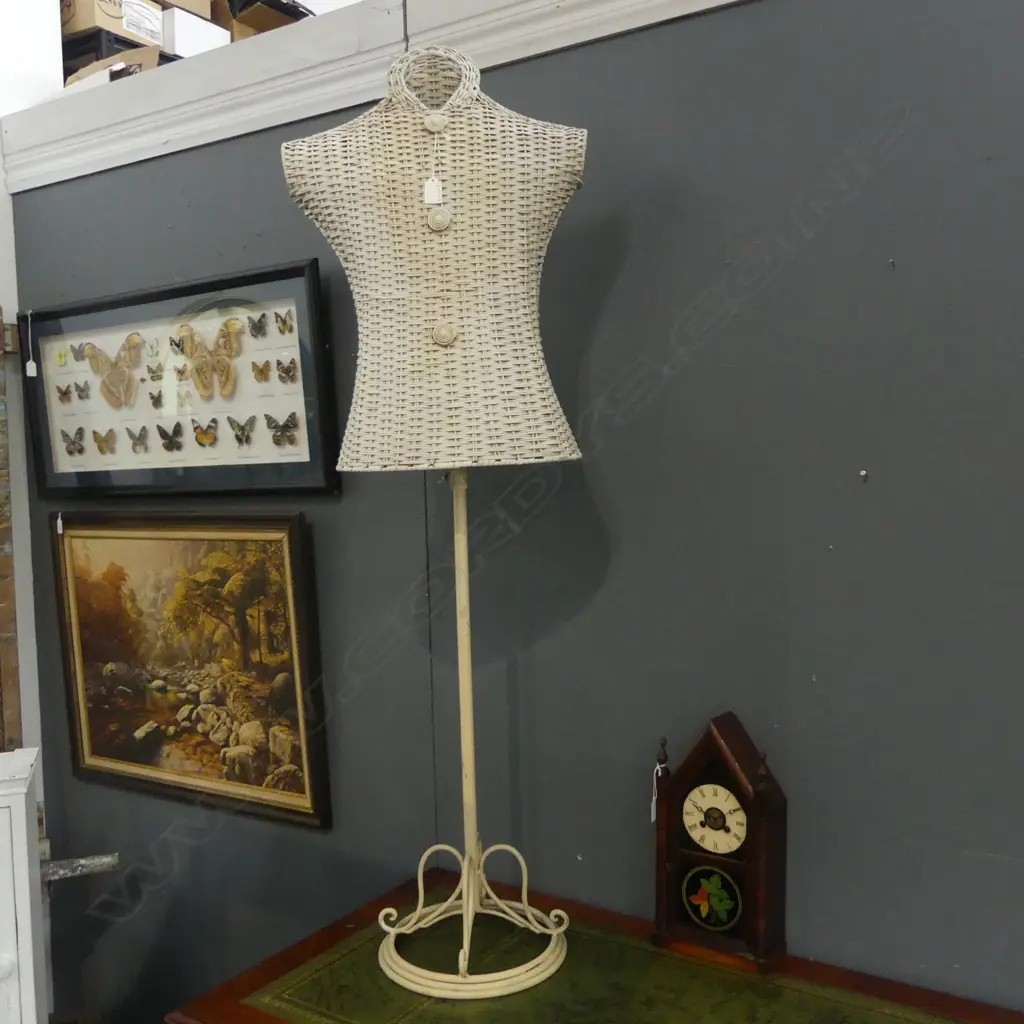 WHITE MANNEQUIN H.1370mm Image 1++