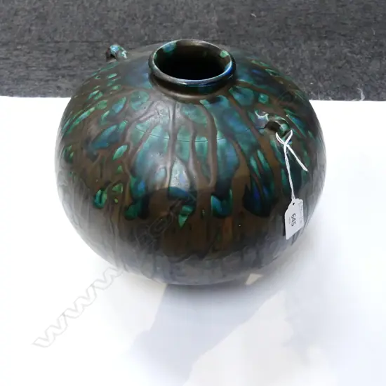 LG 'DIVINE DESIGN' NZ STUDIO POTTERY GREEN GLAZED VASE H.230mm minor glaze fault