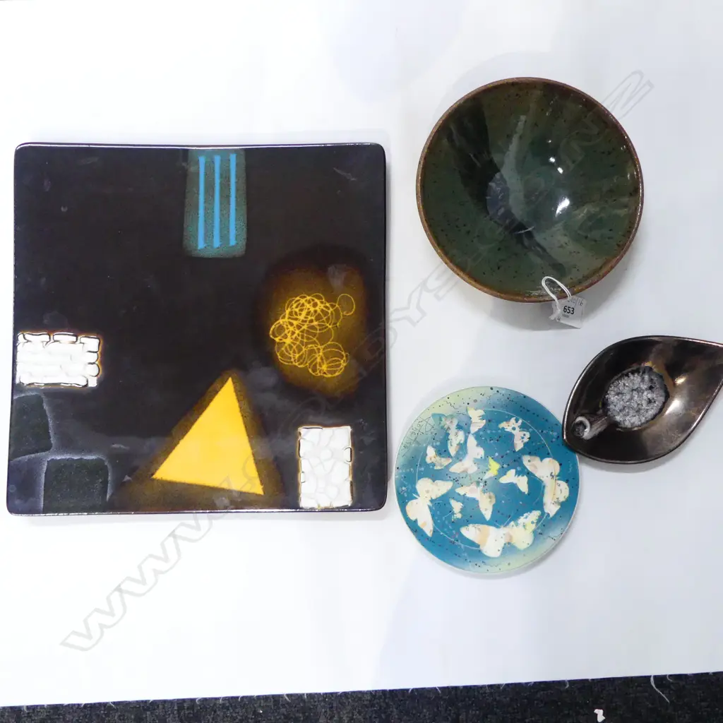 4 PCES STUDIO POTTERY; GARTSIDE SQ PLATTER 295x290mm, 3 OTHER Image 1++