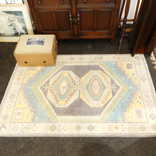 HAND KNOTTED WOOL PILE RUG 1800x1200mm