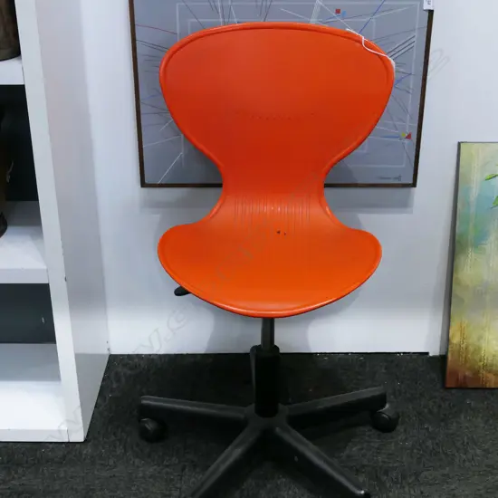 ITALIAN 'ECHO' ORANGE OFFICE CHAIR