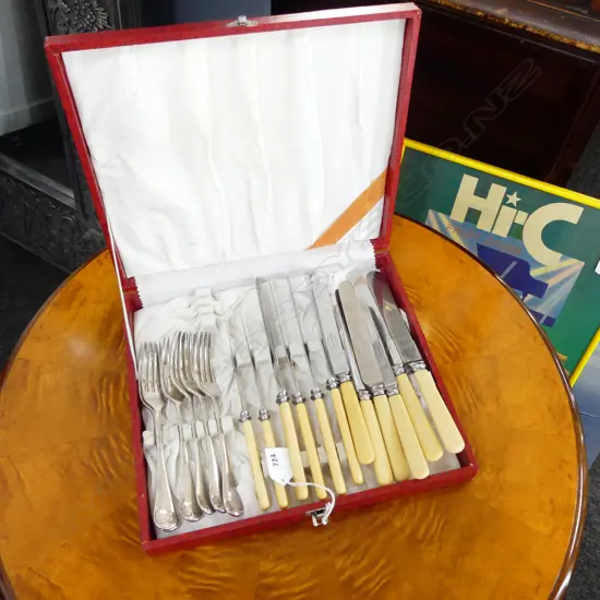 BOXED CUTLERY INCL. IVORINE 'BONE' HANDLED KNIVES