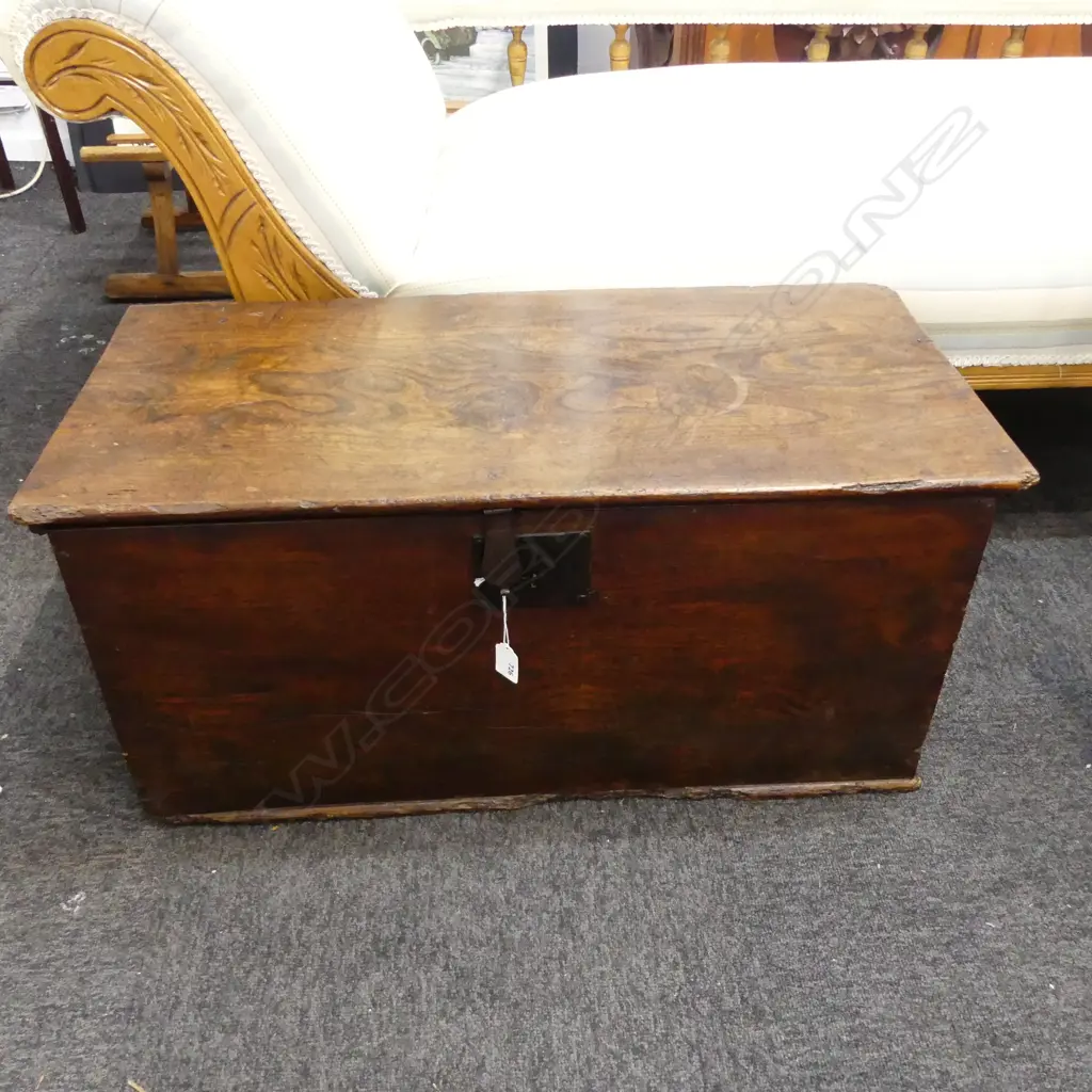 ANTIQUE BLANKET BOX 770x360x360mm Image 1++