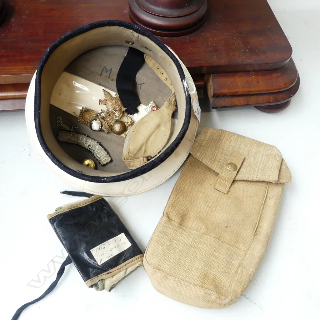 SAILORS HAT ARMY SEWING SET POUCH & HAT BADGES Image 1++