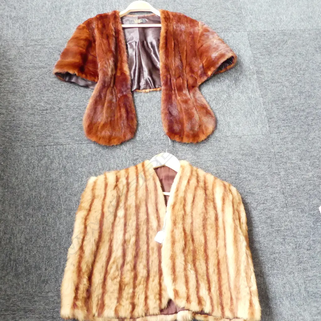2 VINTAGE FUR STOLES Image 1++