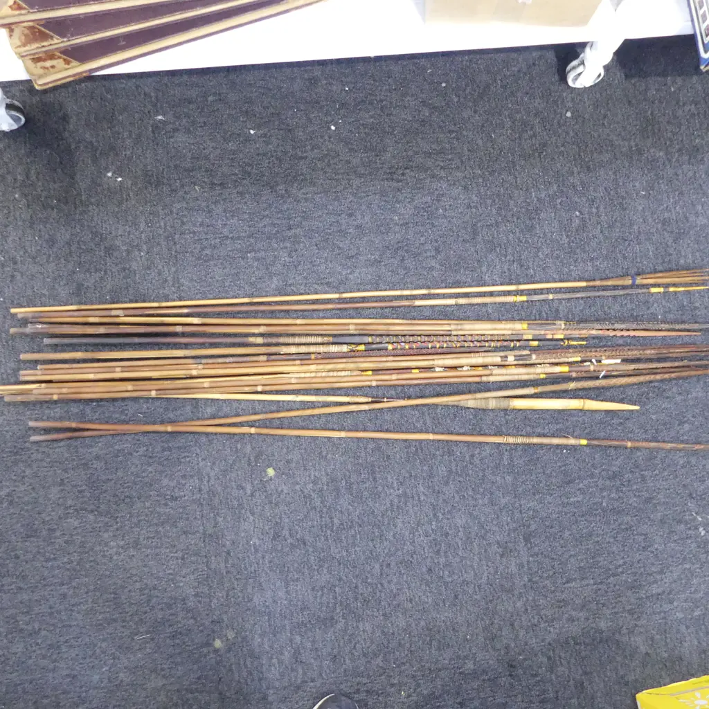 ASST TRIBAL WOODEN SPEARS L.1200mm Image 1++