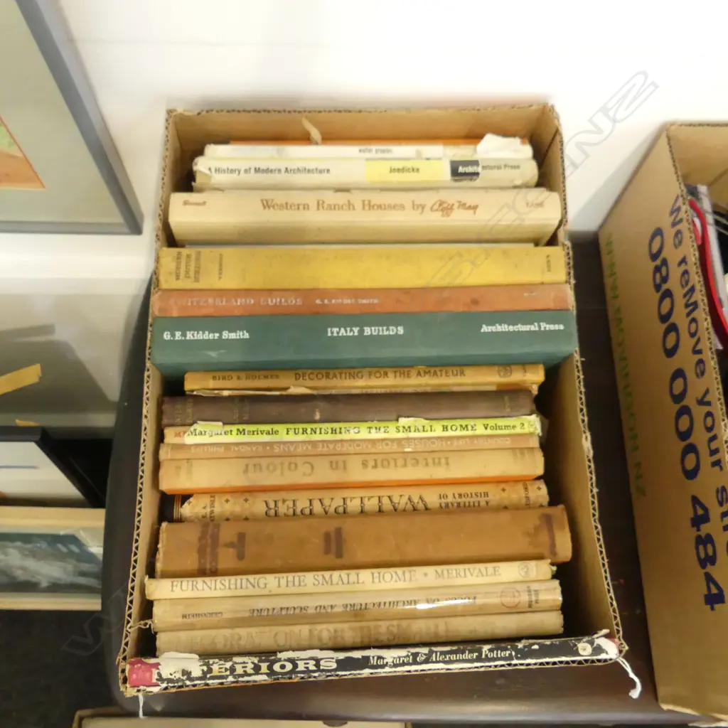 VINTAGE BOOKS; ARCHITECTURE / INTERIORS INTEREST Image 1++