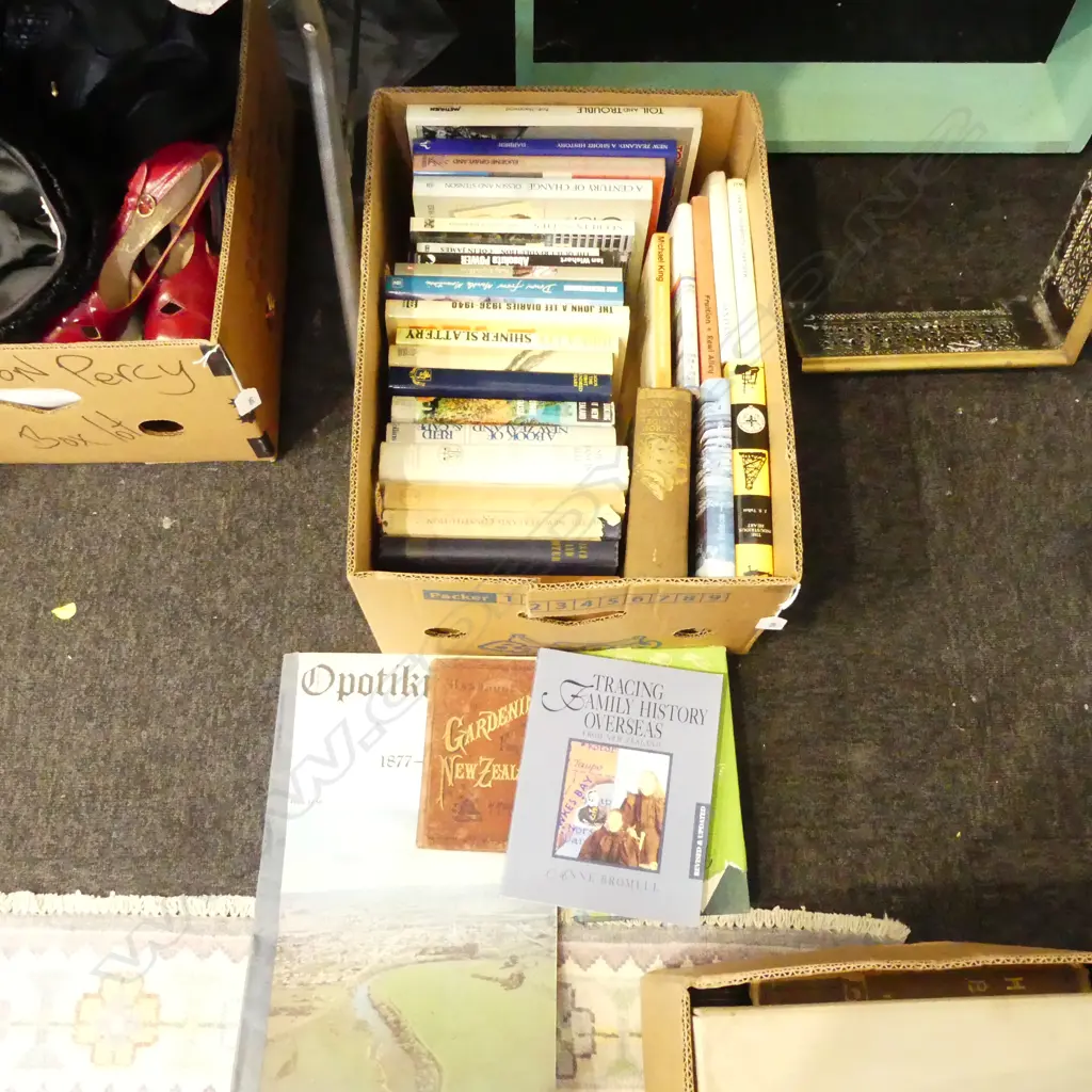 BOOKS; NZ HISTORY Image 1++
