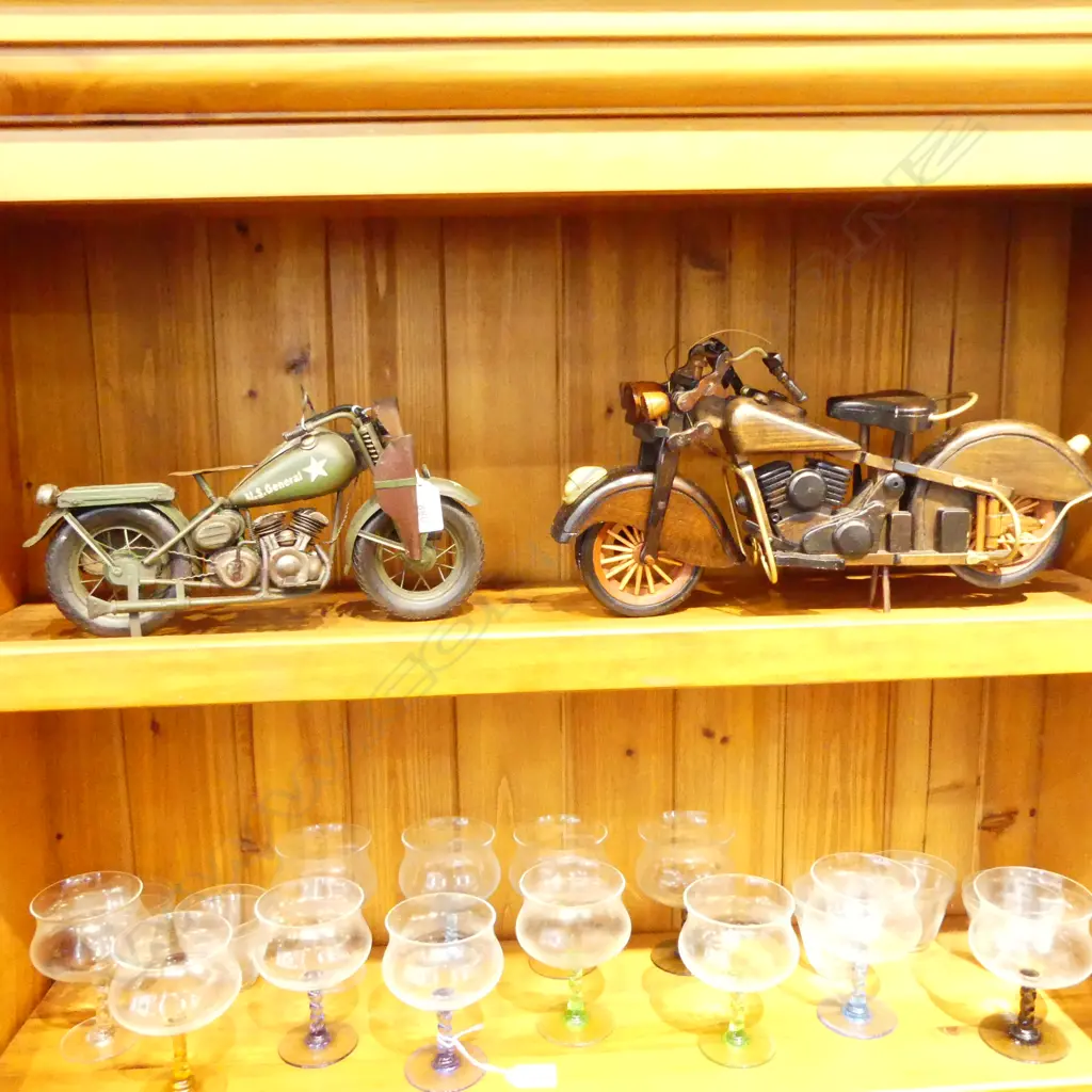 2 MOTORBIKE DISPLAY MODELS L.400mm Image 1++