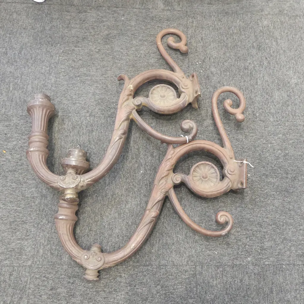 PR VICTORIAN CAST IRON LIGHT FITTINGS H.700mm W.600mm Image 1++