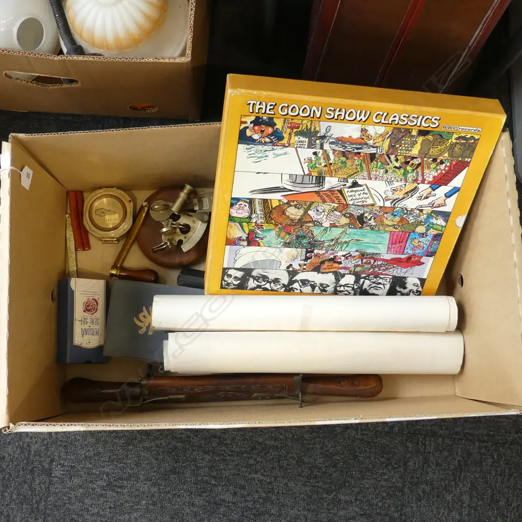 BOX LOT GOON RECORDS & COLLECTABLES Image 1++