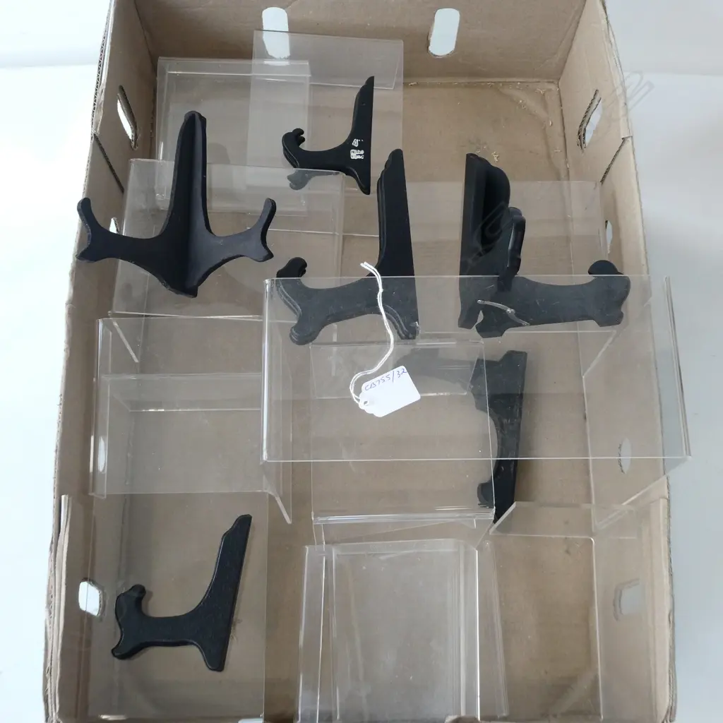 12 PERSPEX DISPLAY STANDS & 6 PLATE DISPLAY HOLDERS, L.125-240mm Image 1++