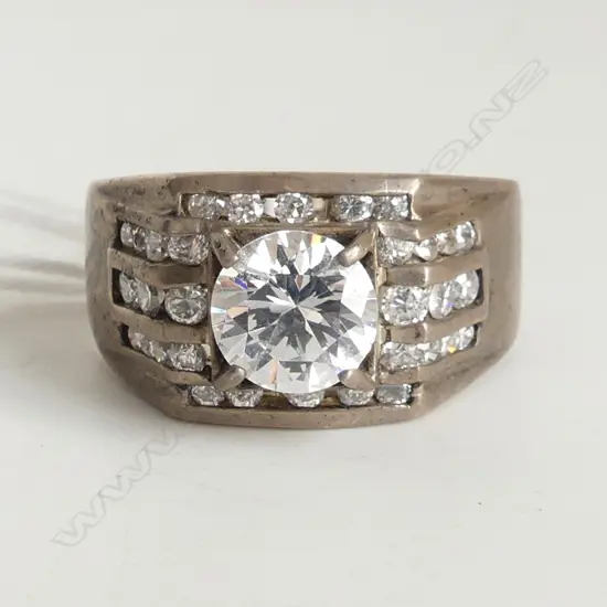 S/SILVER GENTS RING size    Z +1 ?