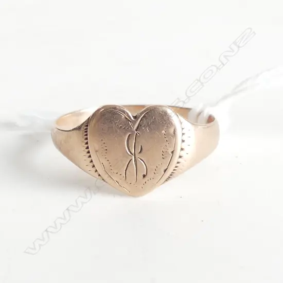 early 20thC 9ct ROSE GOLD HEART form SIGNET RING 1.74gms