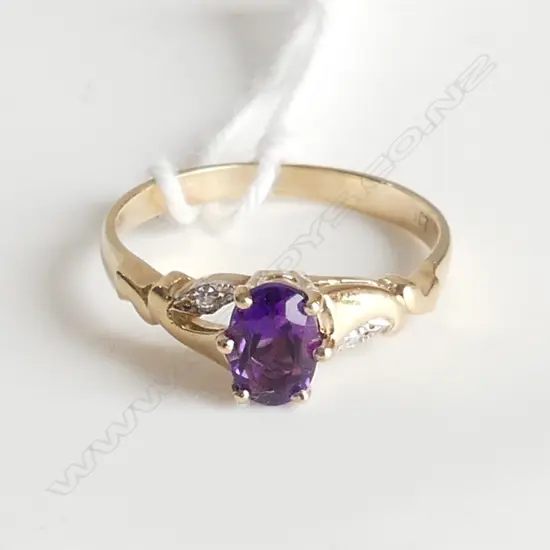 9ct AMETHYST & DIAMOND RING, 1.3gm, SIZE J