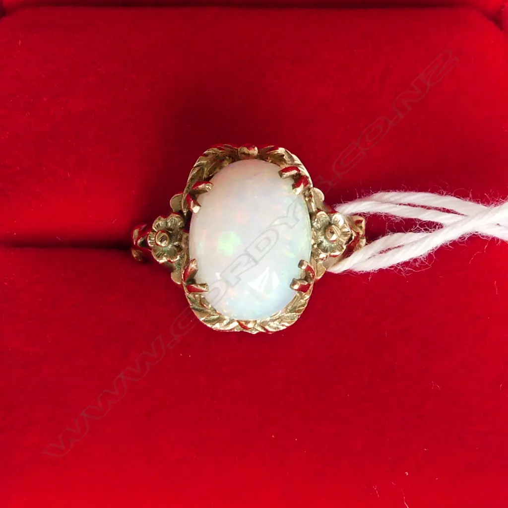 VINTAGE 9CT OPAL RING SIZE M Image 1++