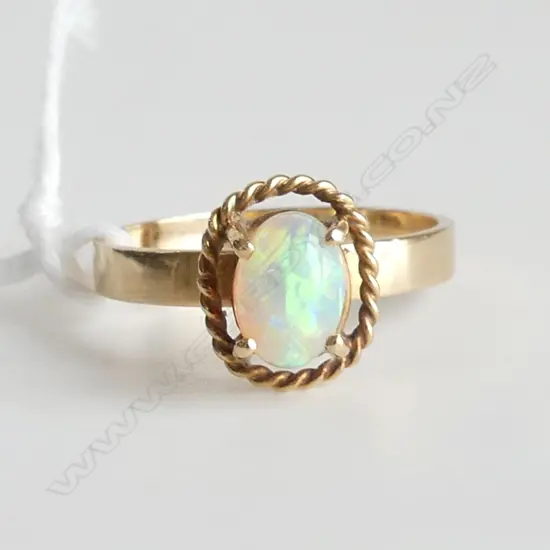14ct GOLD OPAL RING, 2.6gm, SIZE N