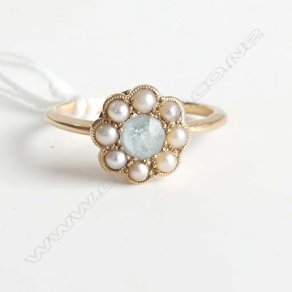 VINTAGE 9ct GOLD AQUAMARINE & PEARL HALO RING 2.68gms Image 1++