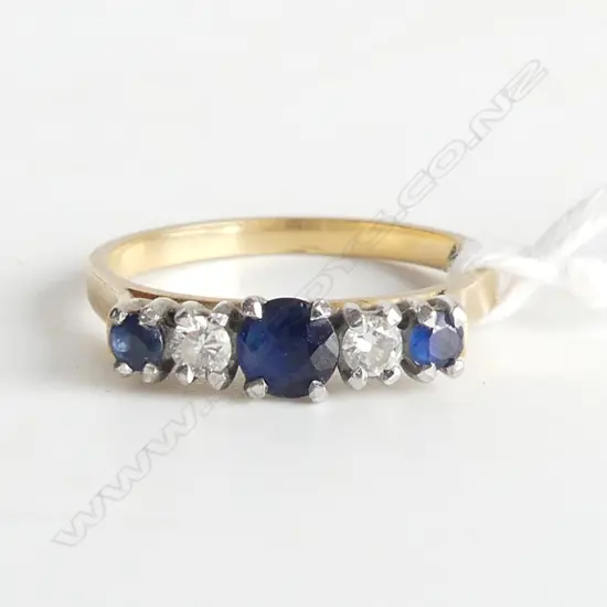 18ct gold 3 SAPPHIRE & 2 DIAMOND VINTAGE RING 2.7gms SIZE M