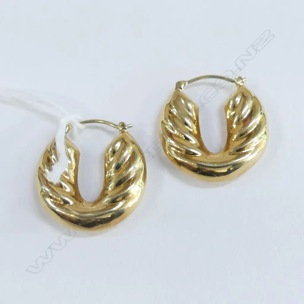 14ct Y GOLD HOLLOW HOOP EARRINGS 5.1 GMS **RTV** Image 1++