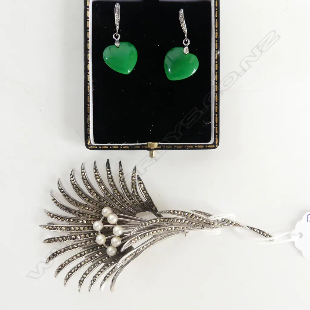 S/S & PEARL MARQUISITE BROOCH & PR S/S & JADE HEART EARINGS Image 1++