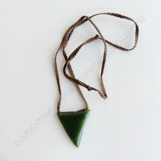 TE KAHA carved pounamu (gem kahurangi)  niho mango (shark tooth) pendant with certificate 2018. L 44mm