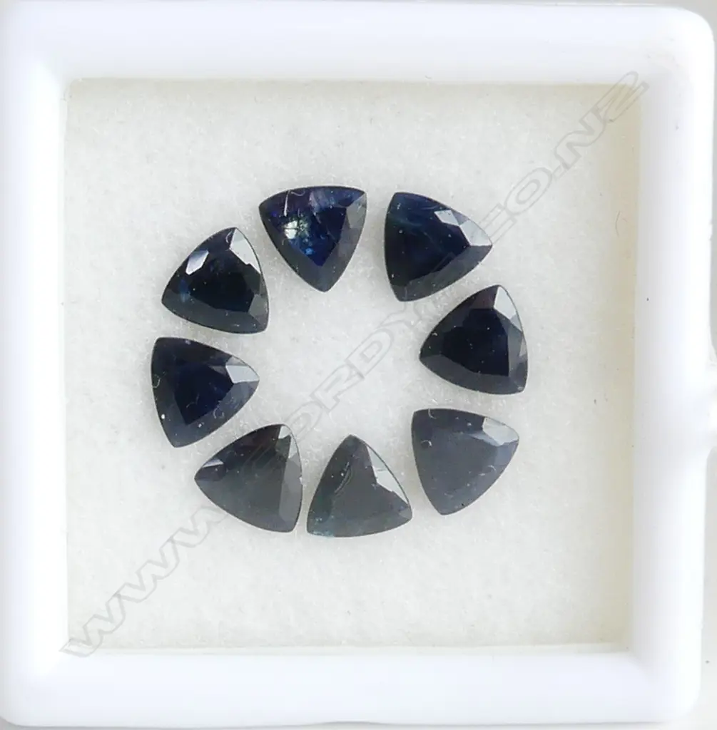 SAPPHIRE TRILLIANT 6MM  8 =5.32CT Image 1++