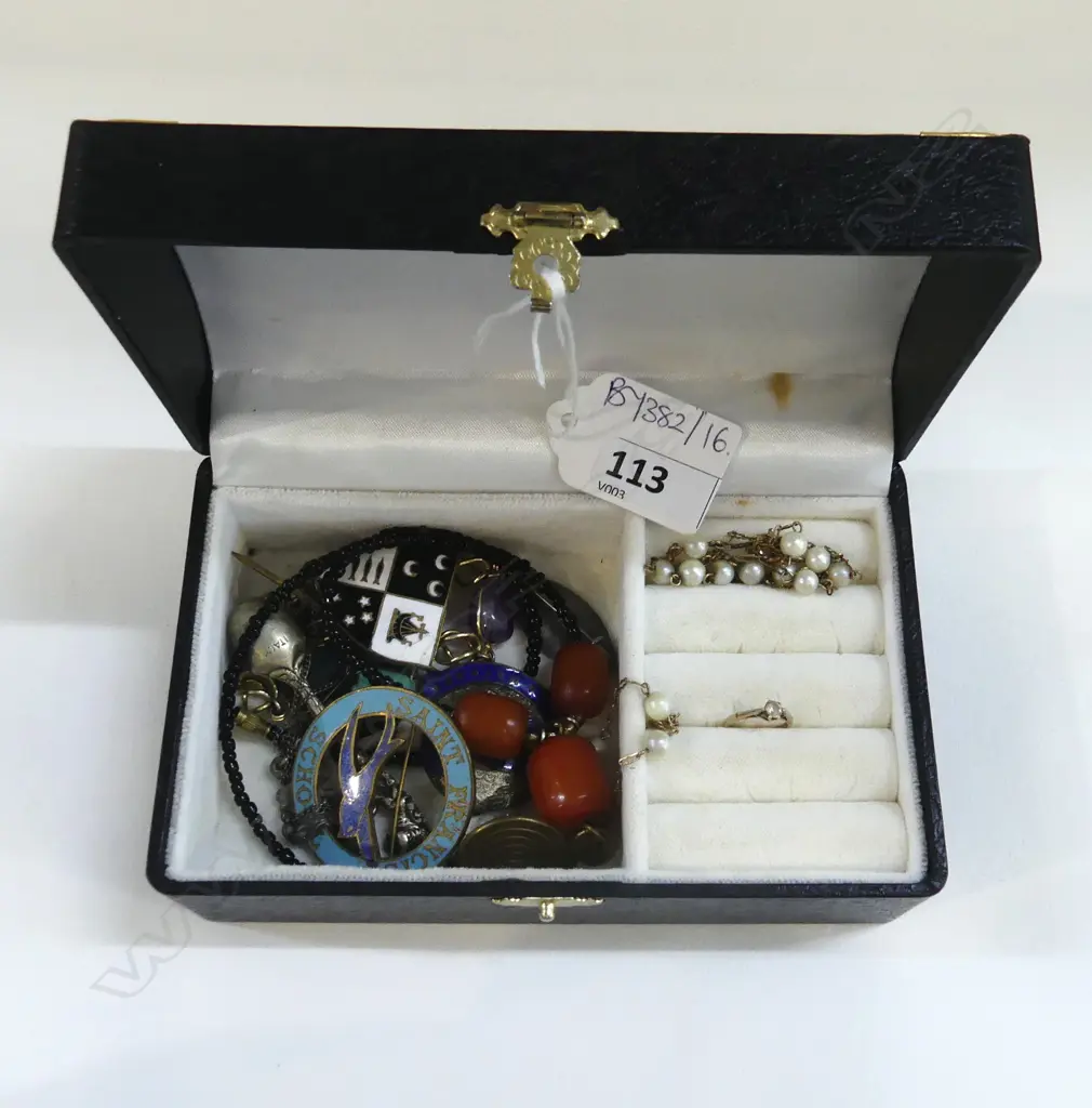 ASST. JEWELLERY INCL. 9CT 0.7 GRAM RING ETC Image 1++