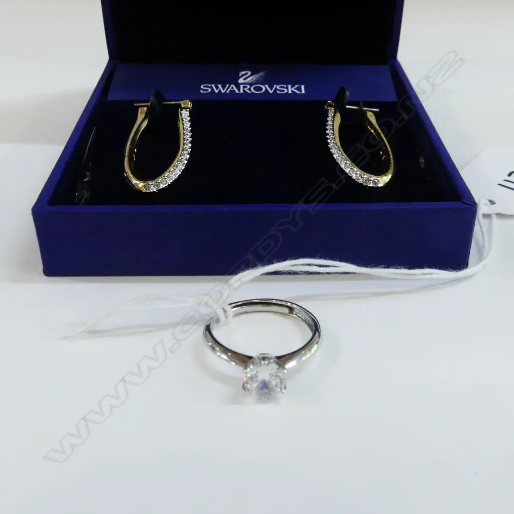 SILVER? 1CT MOISSANITE RING ADJ. SIZE + PR SWAROVSKI GP HOOP EARRINGS Image 1++