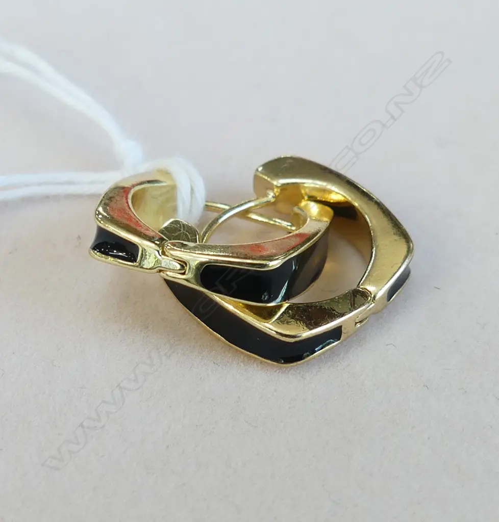 PR GOLD METAL & ENAMEL HOOP EARRINGS Image 1++