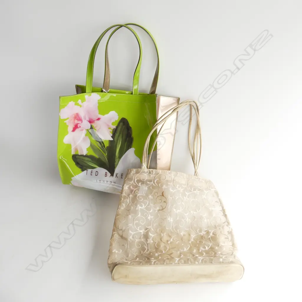 TED BAKER LABELLED TOTE BAG (marks to the interior) (COPY?) 340 x 340mm/UNBRANDED LACE TOTE BAG  (stained) 370 x 340mm Image 1++
