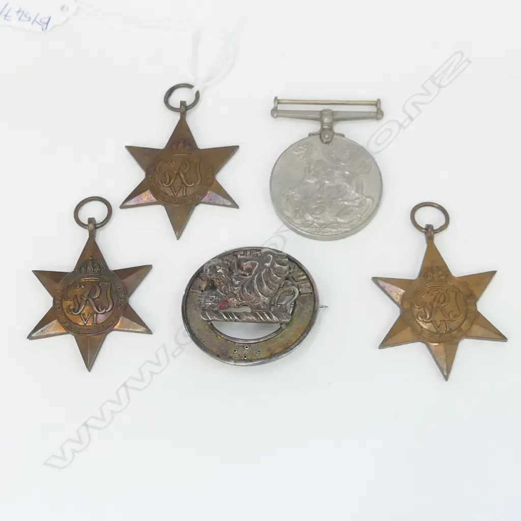 5 ASST. WAR MEDALS: 1939-1945, 3 STARS, 'PARATUS SUM'  Image 1++