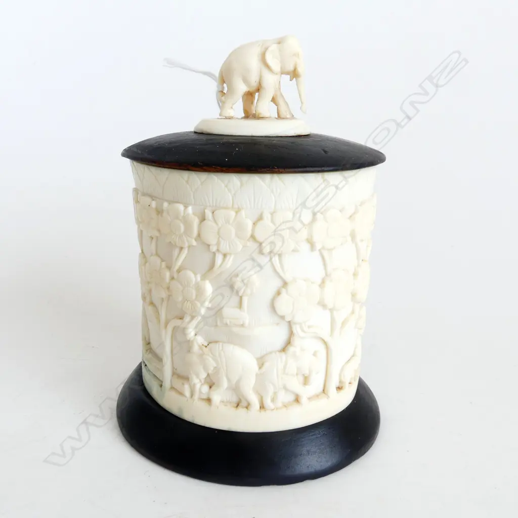 CARVED IVORY LIDDED CONTAINER H.135mm Image 1++