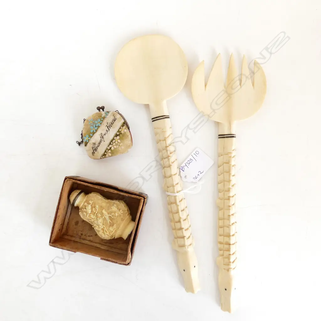 PR IVORY SALAD SPOONS, RESIN SNUFF BOTTLE, MoP PURSE H.55mm Image 1++