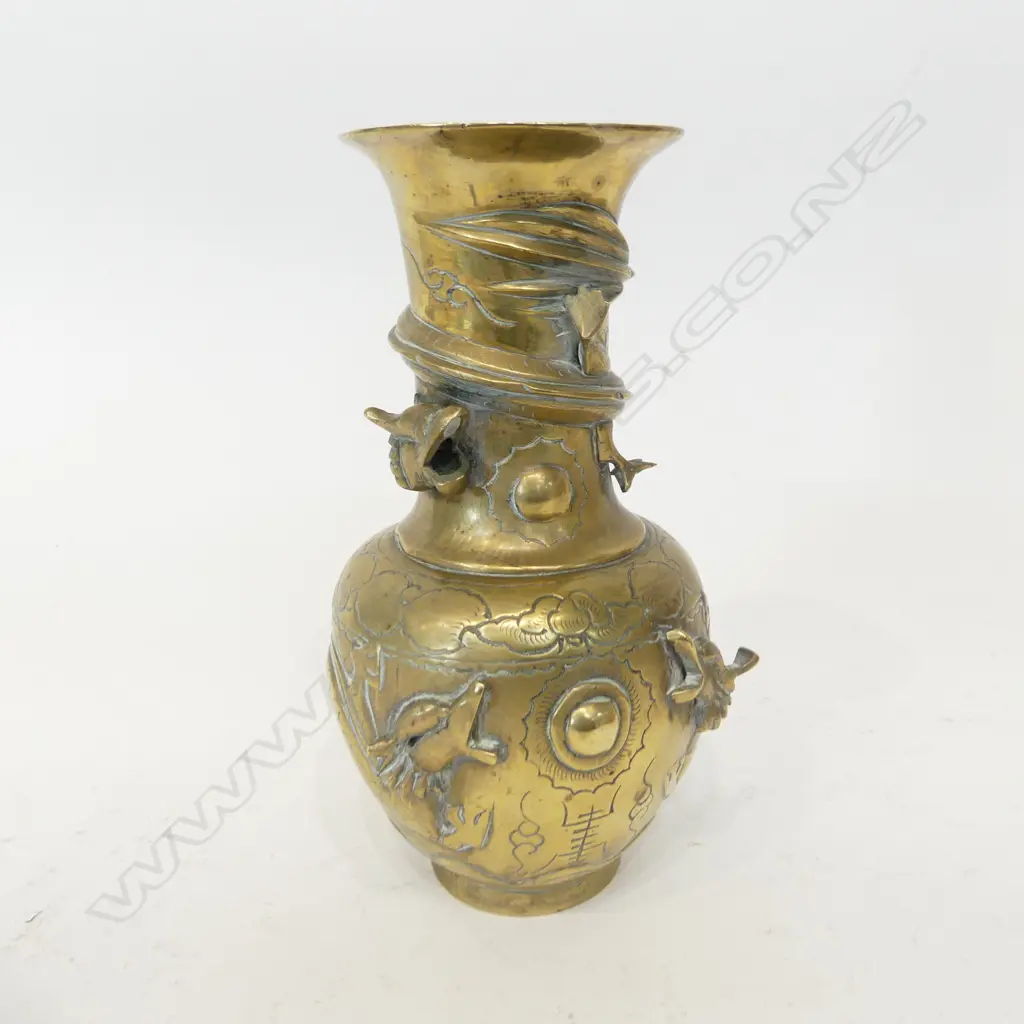 CHINESE BRASS VASE WITH DRAGON DECORATION H 240 MM Image 1++