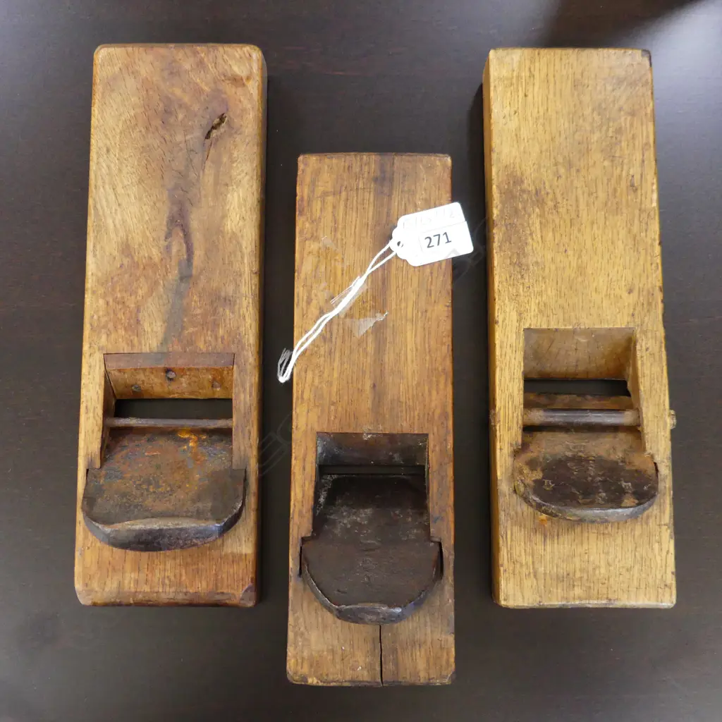 THREE VINTAGE JAPANESE WOODEN PLANES WITH JAPANESE MAKERS MARKS, L. 240mm Image 1++